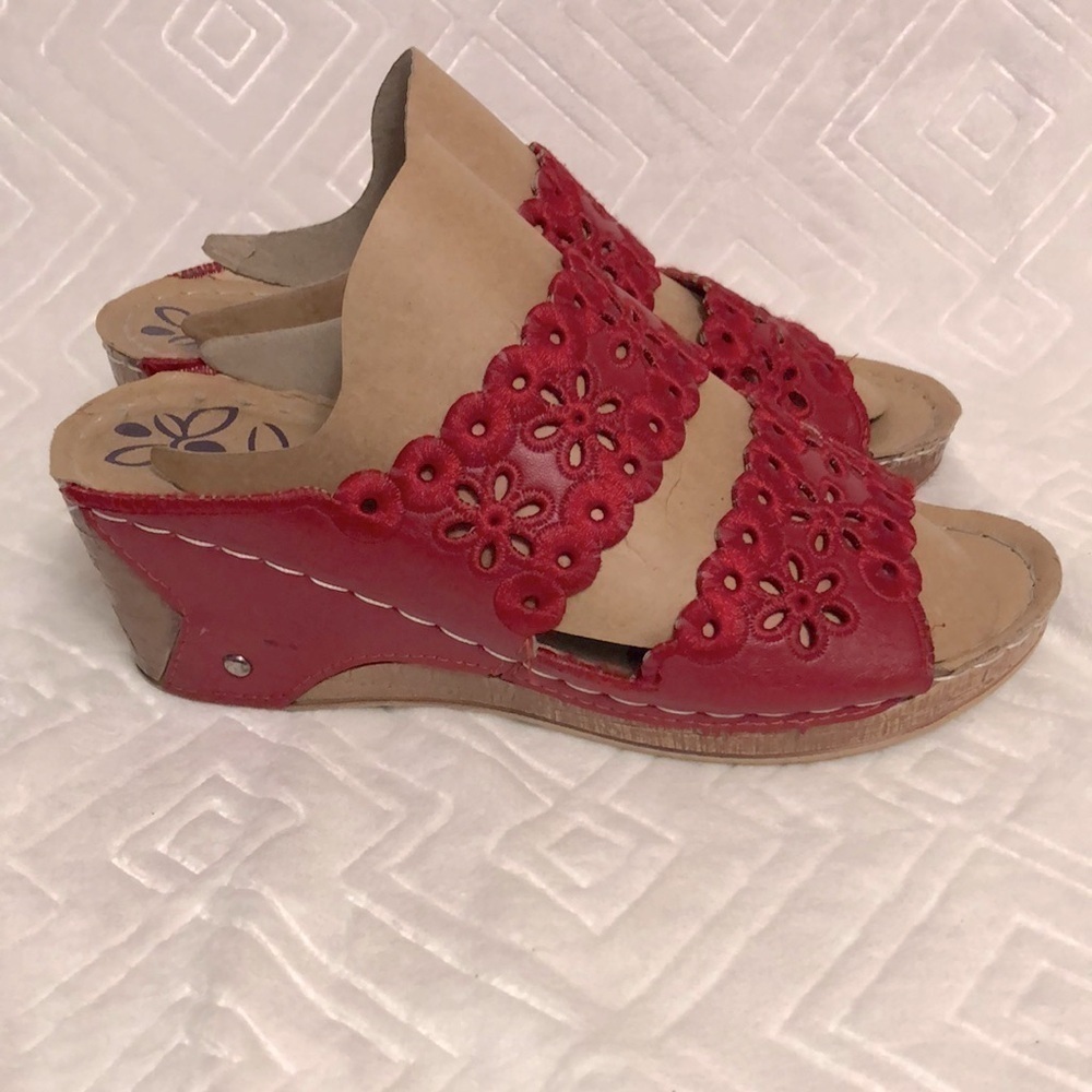 Cute red wedge sandals, lightweight size 40